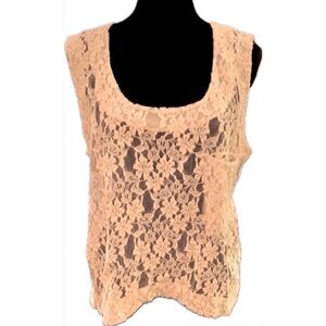 Heather high-low sleeveless lace top.